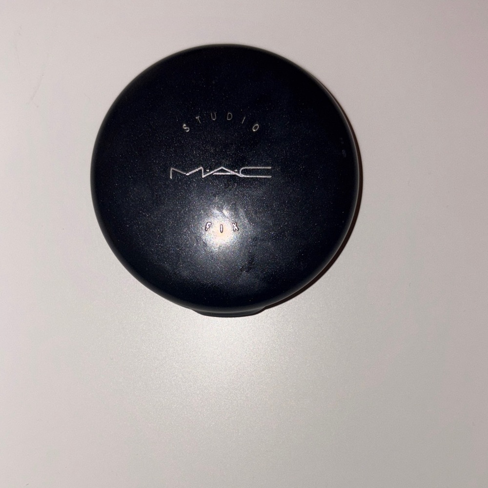 MAC Cosmetics Studio NW Setting Powder - Black
